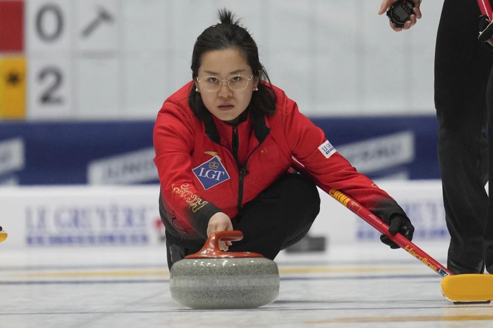 记者：哥甲中场萨缅托满意铁人的报价，目前仅需协商转会事宜