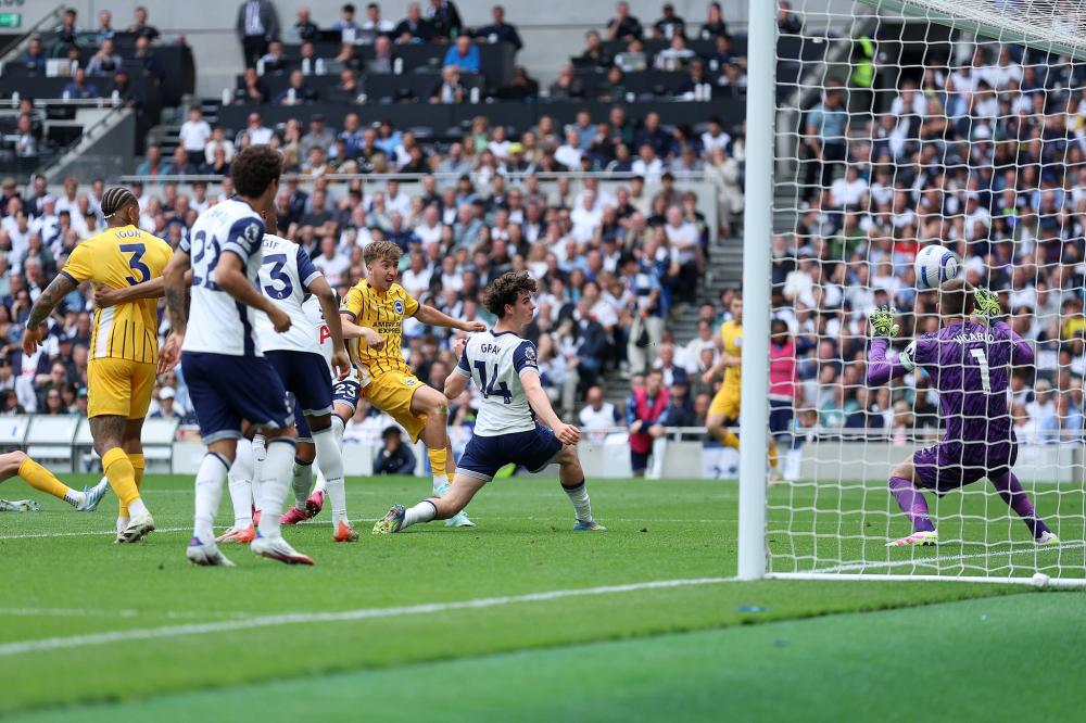 日职联半场：两队屡失良机，柏太阳神0-0名古屋鲸鱼